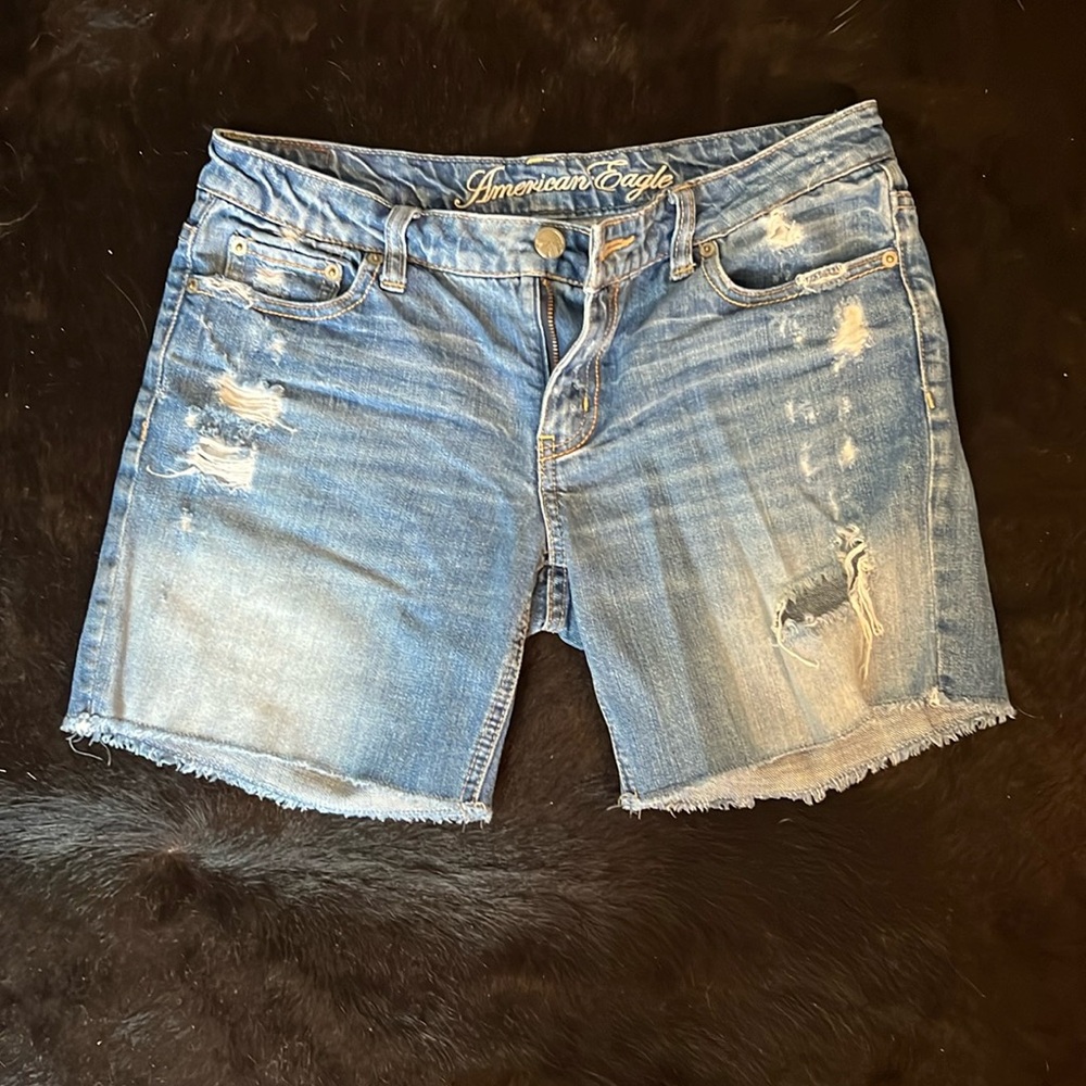 American Eagle shorts - distressed